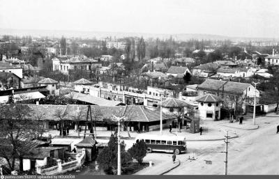Прикрепленное изображение: Куйбышевский рынок 1965 год 01 — копия.jpg